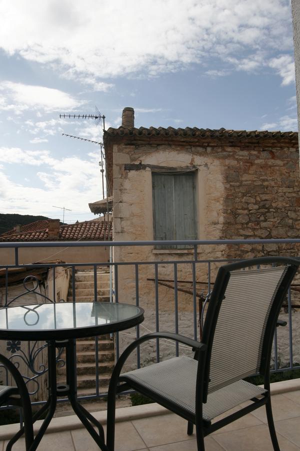 Boutique Hotel Iasmos Trizonía Buitenkant foto