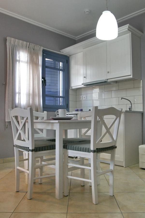 Boutique Hotel Iasmos Trizonía Buitenkant foto