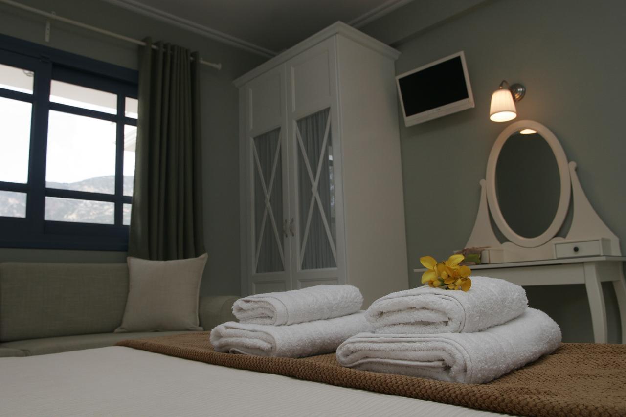 Boutique Hotel Iasmos Trizonía Buitenkant foto