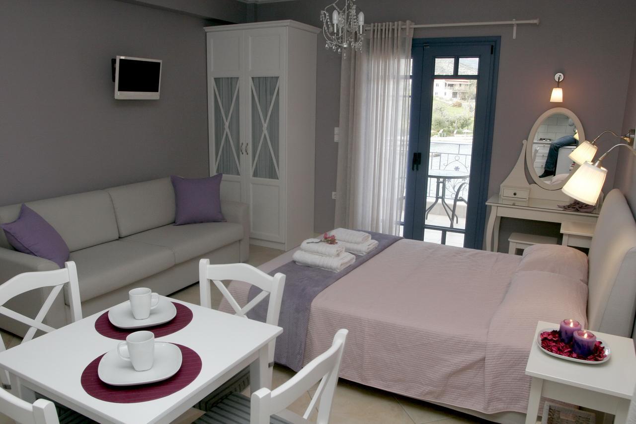 Boutique Hotel Iasmos Trizonía Buitenkant foto