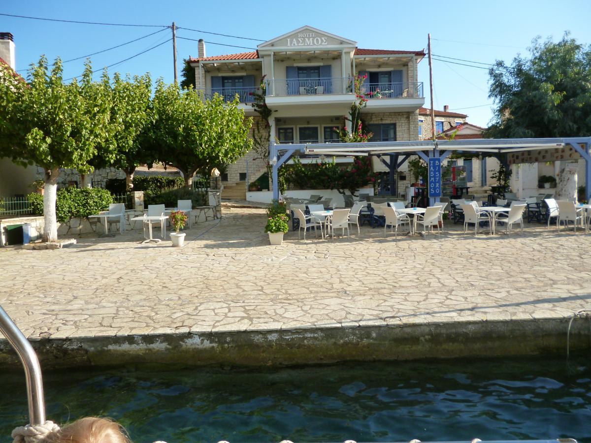 Boutique Hotel Iasmos Trizonía Buitenkant foto